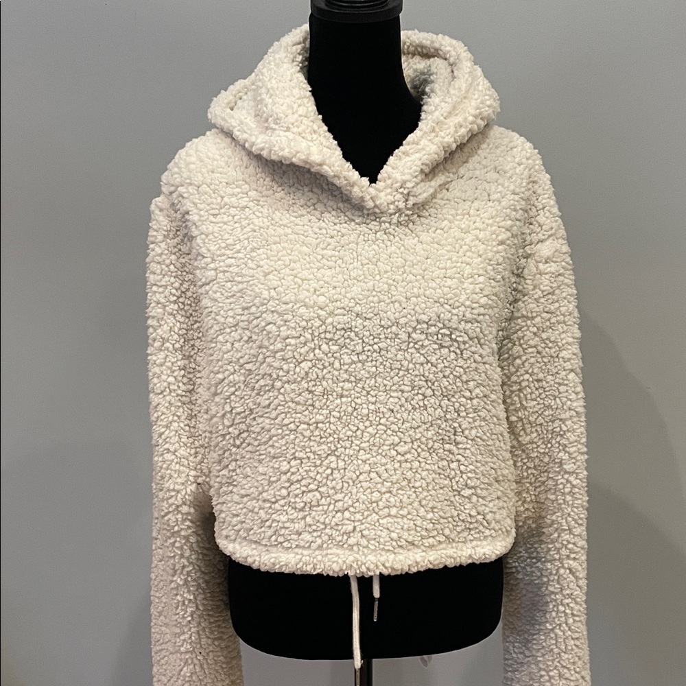 Cozy ivory -White Sherpa hoodie slightly  cropped